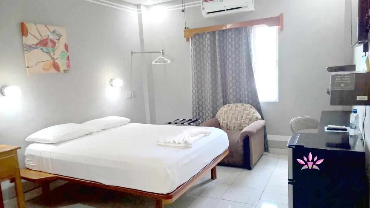 Maya Bella Downtown Hotel ซานอิกนาซิโอ ภายนอก รูปภาพ